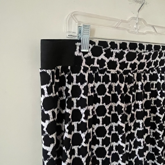 Jones Studio Stylish Black and White Patterned Women's Pants Size 1X - Picture 4 of 14